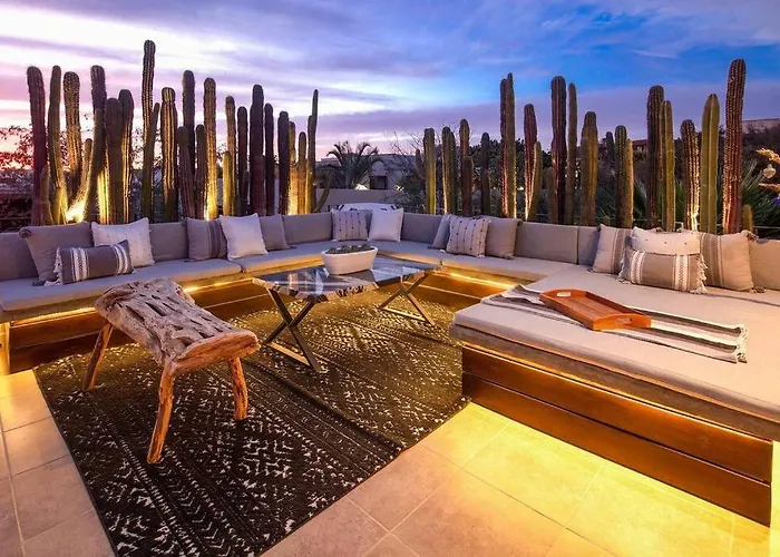 Cactus With Breakfast, Maid, & Concierge * El Pueblito (Baja California Sur)